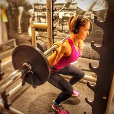 2 pictures of roxana strasser. Interview Mit Roxana Strasser Von Roxis Ecke Online Fitness Coaching Com