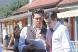 Njihov je profesor i razredni starešina kosta vujić o kome kruže mnogobrojne anegdote. Sesir Profesora Koste Vujica Kosutnjak Film