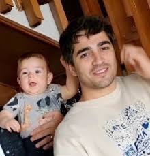 حتى ابن اخوه بيعدله شعره عشان الصوره 🙈😂😂😂 عقبال ما نشوف ابنك انت بقى  يفنان 😂♥️♥️♥️