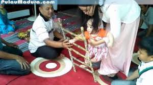 Check spelling or type a new query. Tradisi Turun Tanah Di Pulau Madura Youtube