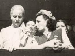 Nov 17, 2007 · maria succarat, who interviewed many of eva's friends for her book eva peron's sentimental life, is convinced that nilda is the icon's daughter. File Eva Peron Y Ana Macri Jpg Wikipedia