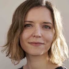 Laura Bott's Instagram, Twitter & Facebook