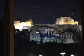 Μinimal κατασκευής, διαθέτουν αυτόνομη θέρμανση με φυσικό αέριο, ηλιακό θερμοσίφωνα, smart διαχείριση του σπιτιού, πολυτελή υλικά κατασκευής μεγάλο μπαλκόνι, θέα. Estiatorio Dionysos Greek Gastronomy Guide