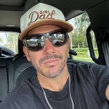 Ryan Bean's Instagram, Twitter & Facebook