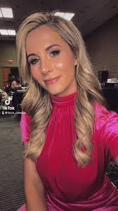 Laura Thurman's Instagram, Twitter & Facebook