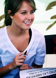 Natasha Dupeyrón Supporters: 2009