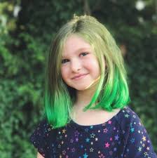 Keep reading to figure out exactly how to style and embrace the shorter strands along your hairline. How Young Is Too Young To Dye Your Child S Hair Hair Color Age Minimum