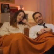 Qui est marie, la femme de camille combal ? Camille Combal Et Sa Femme Marie Apparition Surprise De La Jolie Brune A La Television Sur Buzz Insolite Et Culture