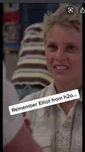 Elliot in H20