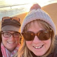 Elissa Douglas's Instagram, Twitter & Facebook