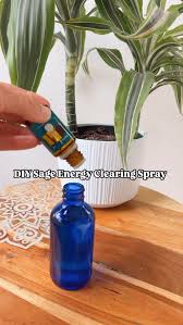 Oils for feeling GOOD ⬇️ Breathing pure essential oils and applying them to  your body can help you feel uplifted, calm, energized, relaxed, joyful and  INSPIRED! 🌈 ✨ Here are two amazing