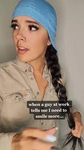 Courtney Quinlan's Instagram, Twitter & Facebook