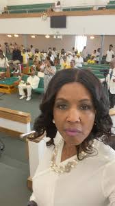 Bernadine Bell's Instagram, Twitter & Facebook