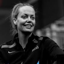 Lesley MacDonald (@lesleymac6)