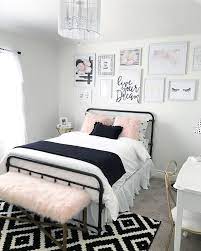 Looking For Some Easy Room Decor Ideas For The Past Couple Of Weeks My Daughter Still Hasn T Made Up Her Mind Bedroom Decor Small Room Bedroom Pink Girl Room