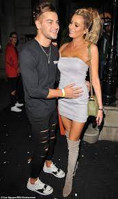 Katie Price Has 51 Screenshots Of Chris Hughes Flirty Replies Celebrity Street Style Fashion Outfits Street Wear Urban