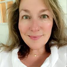 Racheal Baxter's Instagram, Twitter & Facebook