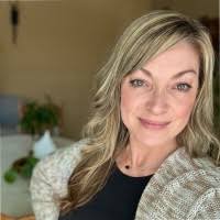 90+ Profile mit dem Suchbegriff „Leona“