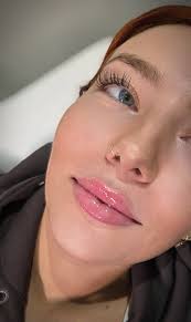 Nothing beats Christmas lips 💋 😍