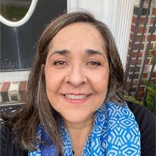 Rebeca Barroso's Instagram, Twitter & Facebook