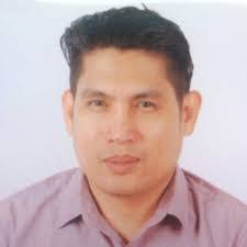 Efren Salvador's Instagram, Twitter & Facebook