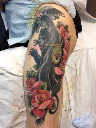 By J Swan Tatuagem Tatuagem De Pantera Jovens Tatuados Pero cuando un antiguo y poderoso enemigo reaparece, la fortaleza de t'challa como rey y superhéroe es puesta a prueba cuando se ve. tatuagem de pantera