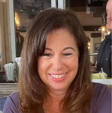 Grocery stores near Gatlinburg airport?