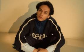 Kompas.com/ melvina tionardusjefri nichol dalam preskon burnout di kawasan senayan. Jefri Nichol Ramai Digoda Kaum Hawa Gara Gara Pamer Selfie Di Kaca
