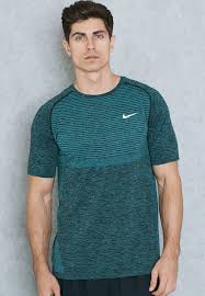 Nike golf is known for classic polos engineered to take comfort to the next level. Buy Nike Green Dri Fit Knit T Shirt For Men In Mena Worldwide 717758 351
