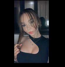 Nago Julia Guzik seks ero zdjęcia bez majtek