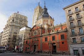 La Iglesia De Las Calatravas Madrid Espana Estilo Renacentista Del Romanticismo De Eduardo Adaro Iglesia Espana Cultura Catedral