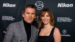 Maya Hawke Keeps "Stranger Things" Spoilers a Secret From ...