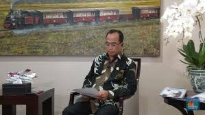 Mengucup pipiku mengatakan tidak ada apa yang perlu ditakuutkan. Jelang Mudik Menhub Fasilitas Kereta Api Harus Diperbaiki