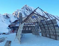 Hotels, apartments, villas, hostels, resorts, b&bs Hotelul De GheaÈ›Äƒ De La Balea Lac Amanat Din Cauza CÄƒldurii Sibiu 100