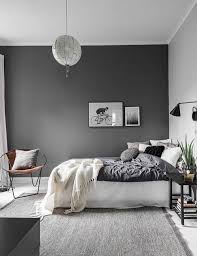 Schlafzimmer Grau Eine Lampe Stuhl Decke Bilder Aus Ikea Grauer Teppich Graues Schlafzimmer Graues Zimmer Schlafzimmer Design