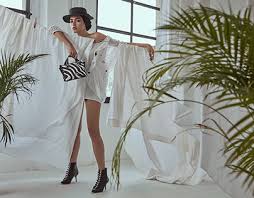 Le due si sono sciolte in un lungo abbraccio che ha commosso tutti, alfonso signorini compreso. Dayane Mello Stefano Sala Family Portrait On Behance