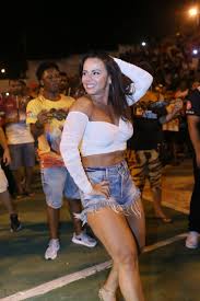 The rev rene publish original and unpublished works of authors from brazil and other countries that contribute to the knowledge and development of nursing, health and related sciences. Casamento De Belo E Viviane Araujo Gera Polemica 12 Anos Apos O Fim Fotos R7 Famosos E Tv