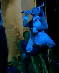 Last Christmas I Gave You My Heart Ariana Grande Https Encrypted Tbn0 Gstatic Com Images Q Tbn 3aand9gcsvbhfk4wmm3jxtcm9bpc4te Knqudyno9etw Usqp Cau