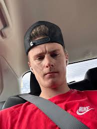 Headlessbag8 add me up and lemme know you came from here I need some more  friends and to do stuff with 19+