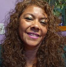 Keebler interrupts Shakira's music with singing?