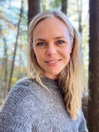 Anna Lerner's Instagram, Twitter & Facebook