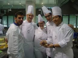 La escuela internacional de cocina es un centro de referencia para el desarrollo profesional, que respeta la tradición gastronómica y culinaria avda. Curso De Tapas En La Escuela Internacional De Cocina De Valladolid Restaurante Serrano