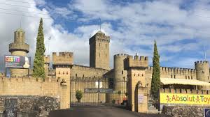 I migliori hotel e alberghi vicino a sunshine castle, bli bli, australia: Bli Bli Tourist Attraction Sunshine Castle Tours Closed Due To Structural Damage The Courier Mail