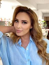 The group had no other option but to stay back during these trying times but salman khan made sure to. 3h J6000wcsyzm