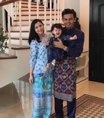 Actress lisa surihani, this collaborative exudes her retro tastes and style. Lisa Surihani And Motherhood I Felt So Objectified As A Person Makchic