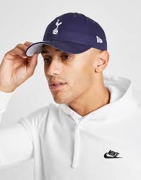 Made with hardwearing ballistic nylon and featuring official team branding, it's a great way to show your support while you're working out. New Era Tottenham Hotspur Fc 9forty Cap