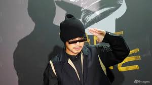 Polis siasat video 'like a dog' namewee. Controversial Artiste Namewee Surrenders To Malaysian Police Over Investigations Into Film Babi Cna