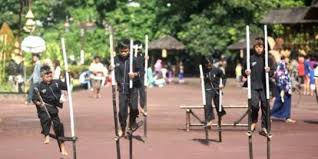 Lagu asli dari cinta luar biasa bisa kamu dengarkan di spotify, joox, itunes, apple music, dan platform musik kesayanganmu. Mengenal 5 Permainan Tradisional Khas Sunda Yang Hampir Punah Tenar Di Masanya Merdeka Com