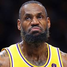 El Rey está en silencio. Tras la eliminación de los Lakers en primera  ronda, LeBron James confesó que aún no sabe si regresará para su temporada  23 en la NBA. “Me sentaré