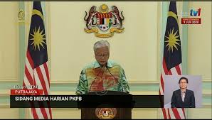 Ia telah dibina pada tahun 1963 dan dibuka secara rasmi pada 27hb ogos, 1965. Tidak Boleh Solat Di Luar Masjid Alhijrah Online